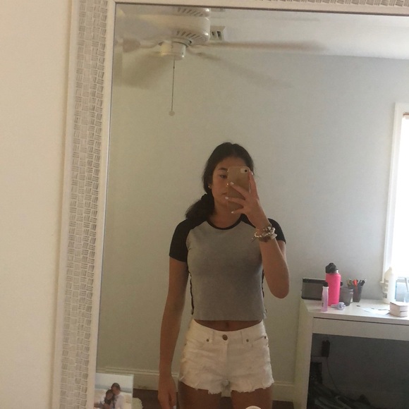 brandy melville tee - Picture 5 of 6